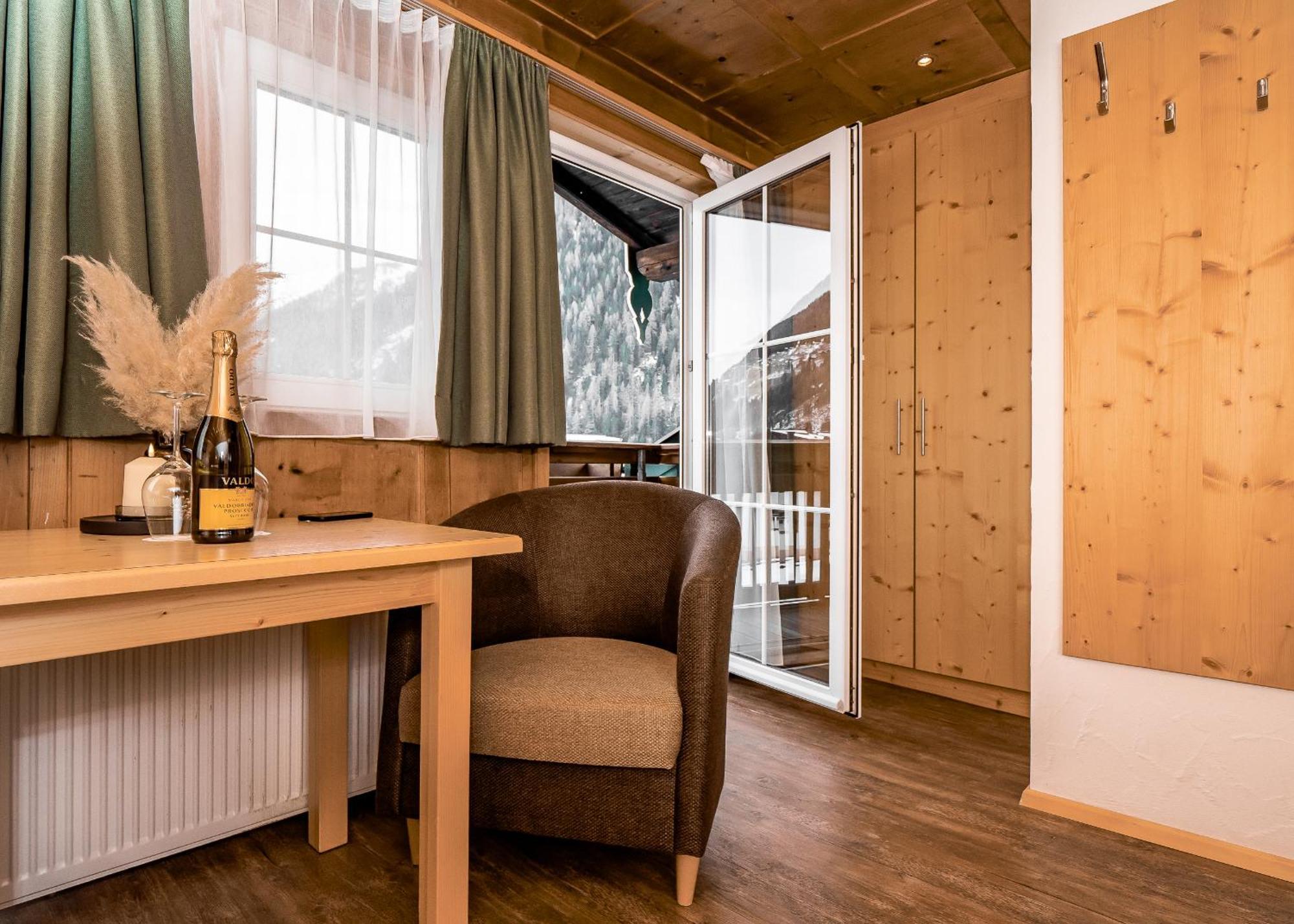 Aura Bed & Breakfast St Jakob in Defereggen Eksteriør billede